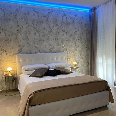 The World ברינדיזי