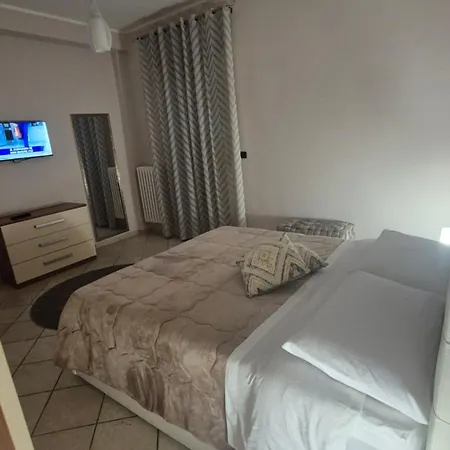 The World ברינדיזי